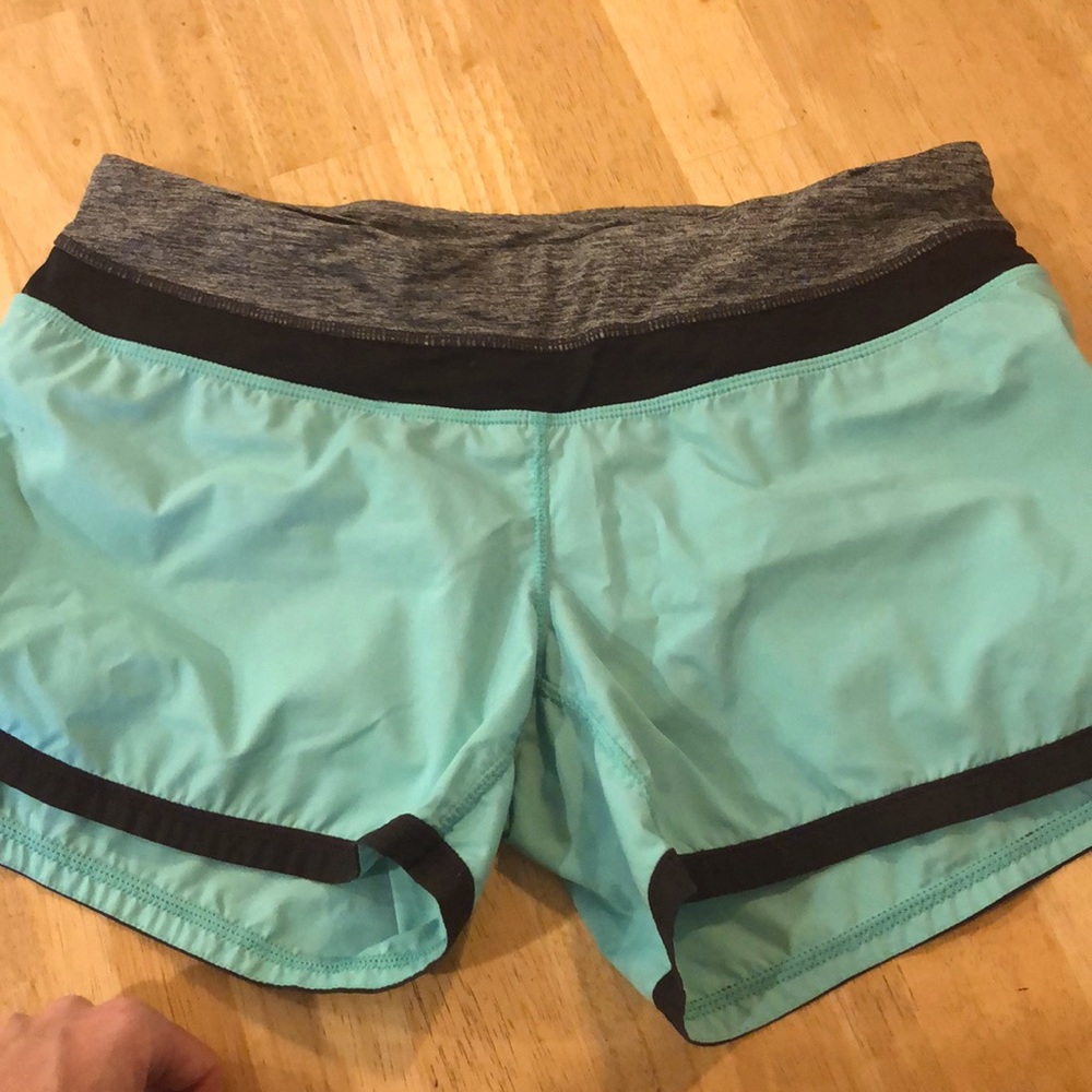 Lululemon 4” short